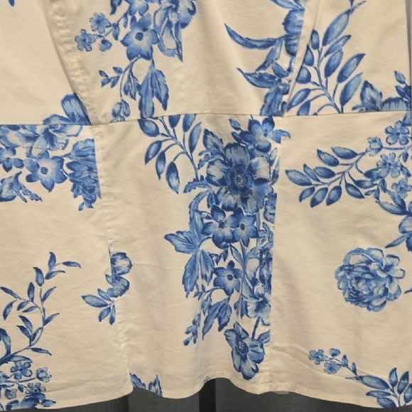 Rachel Parcell Blue and white Cottagecore Floral Blouse Sz L - Picture 5 of 10